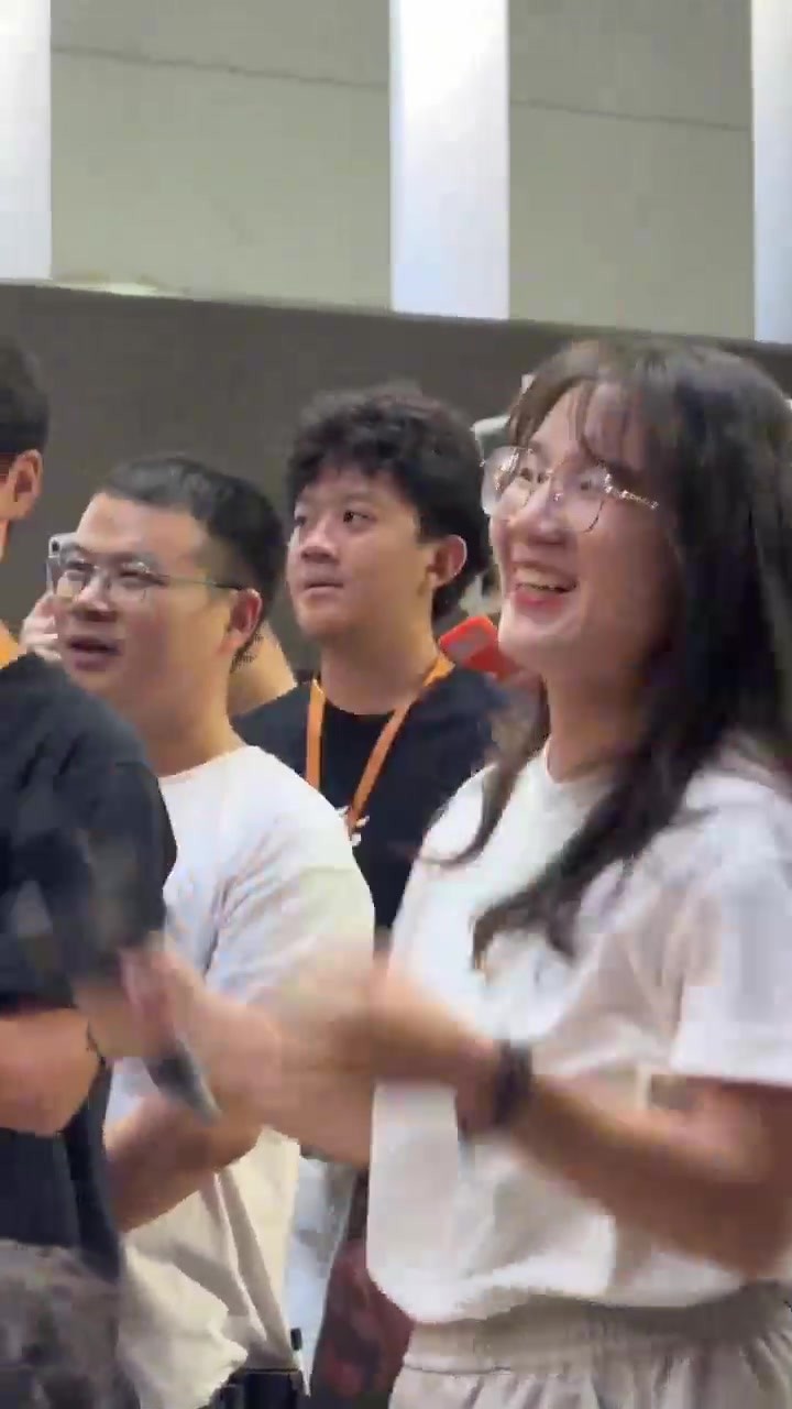 新爱好！库里：我最近在学习原声吉他 也许明年来可以演奏一曲