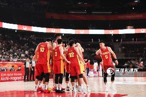 媒体人：2026的中国篮球充满痛楚 无奈难受压得整个行业喘不过气
